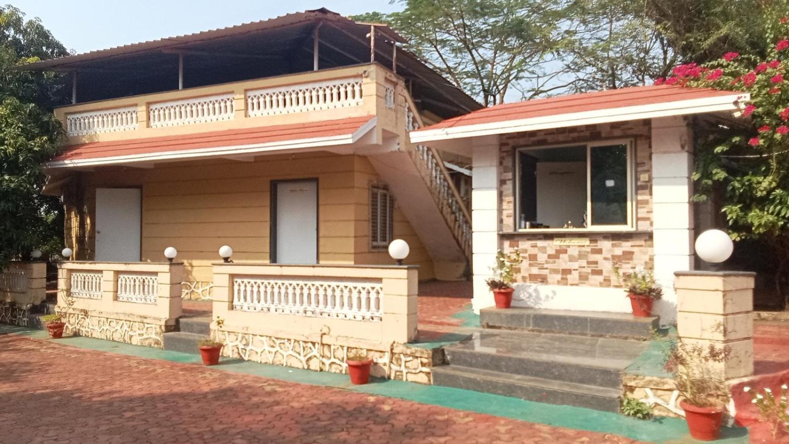 Giriraj Garden Resort Vagholi  Zewnętrze zdjęcie