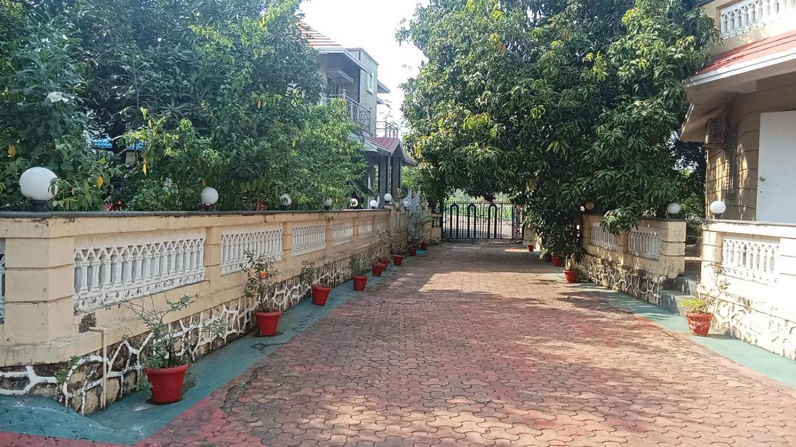 Giriraj Garden Resort Vagholi  Zewnętrze zdjęcie